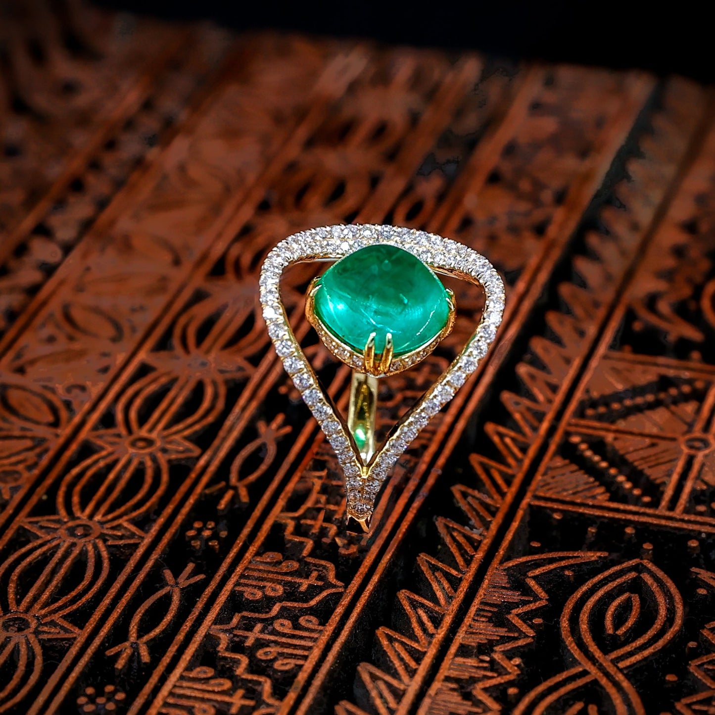 Emerald Sugarloaf Cabochon Diamond Ring (4.66 cts)