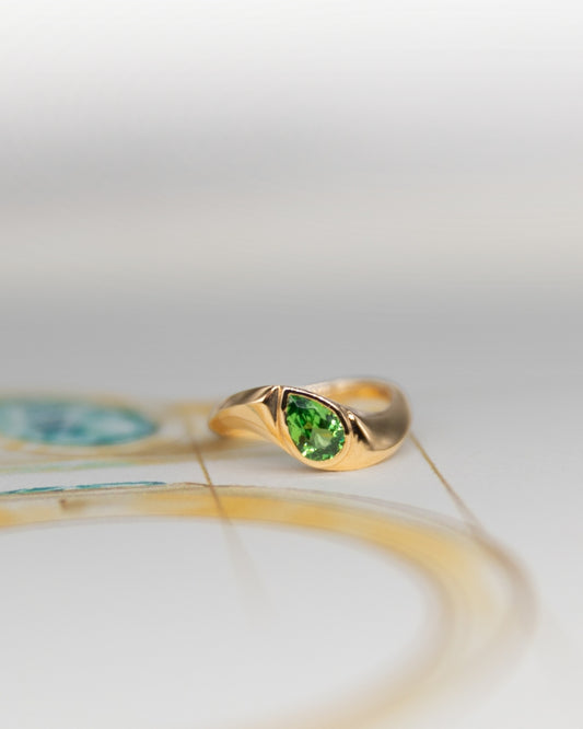 ORIGINE tsavorite garnet wave ring by Stefania's Stones